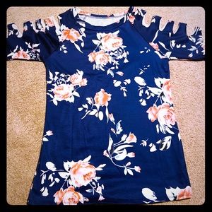 3/4 length cut out sleeve top